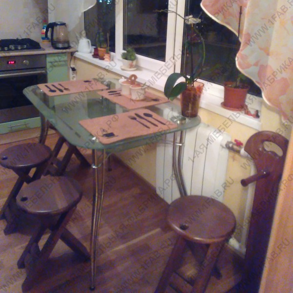 Купить недорого: авторская деревянная мебель для кухни  в Санкт-Петербурге.